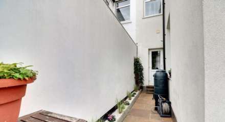 Hampton Road, Ilford, Image 14