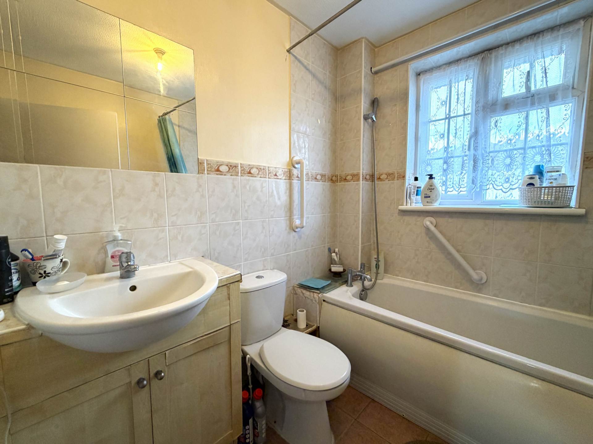 Rushdene, London  ** 3D FLOORPLAN AVAILABLE **, Image 9