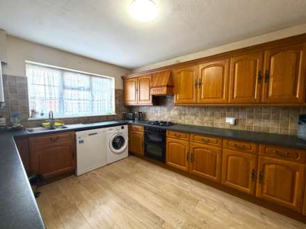 Rushdene, London  ** 3D FLOORPLAN AVAILABLE **, Image 4