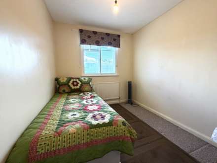 Rushdene, London  ** 3D FLOORPLAN AVAILABLE **, Image 8