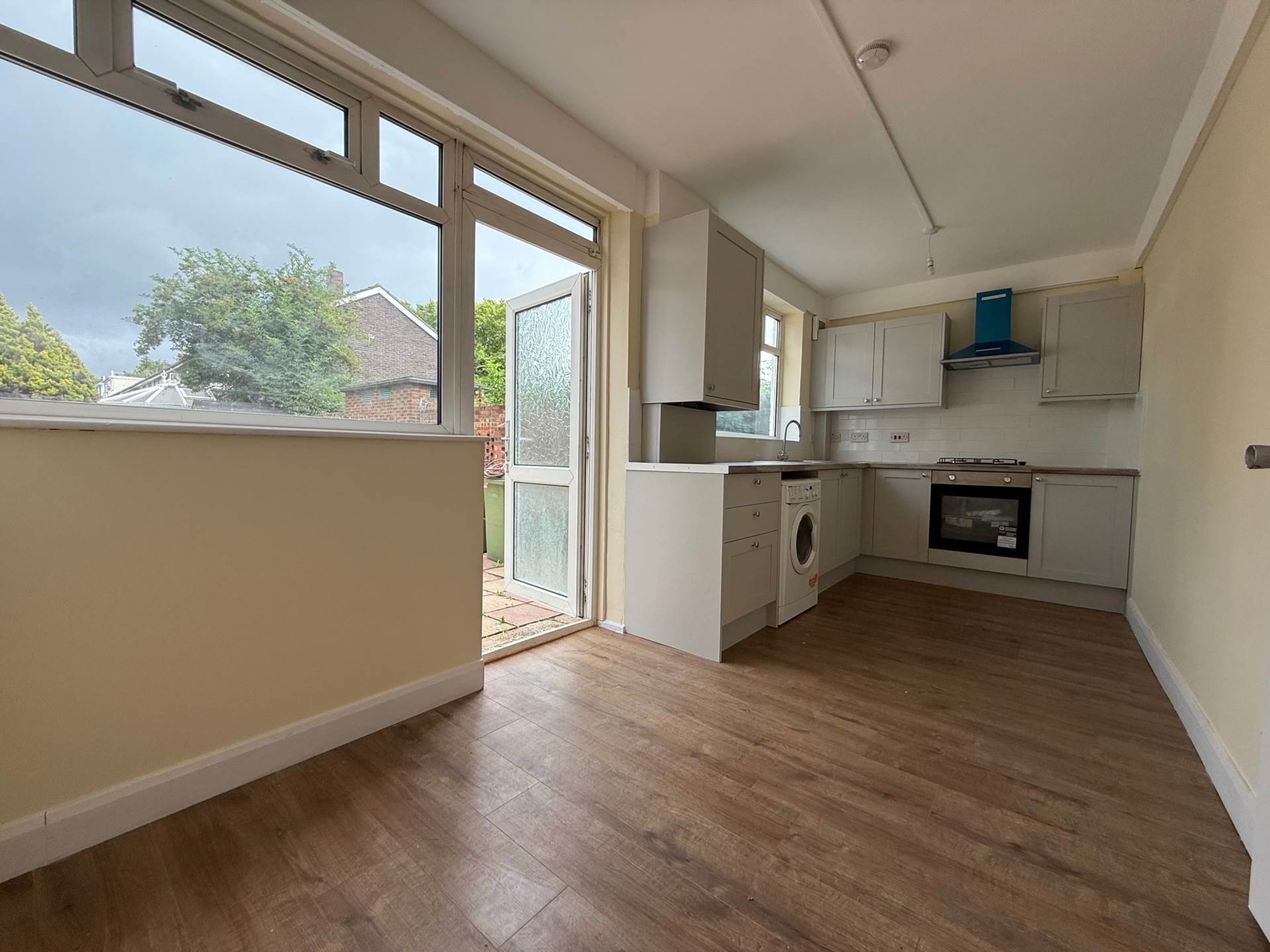 Sewell Road, London ** VIDEO & 3D FLOORPLAN AVAILABLE **, Image 4