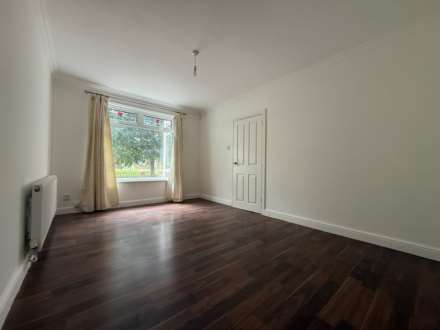 Sewell Road, London ** VIDEO & 3D FLOORPLAN AVAILABLE **, Image 5