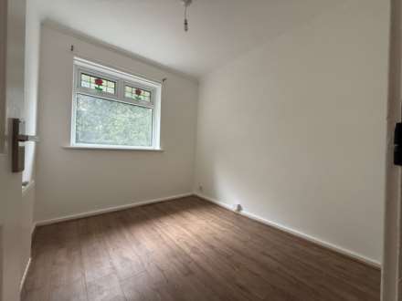 Sewell Road, London ** VIDEO & 3D FLOORPLAN AVAILABLE **, Image 7