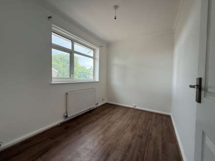 Sewell Road, London ** VIDEO & 3D FLOORPLAN AVAILABLE **, Image 8