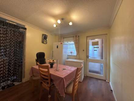 Manordene Road, Thamesmead   ** 3D FLOORPLAN AVAILABLE **, Image 5