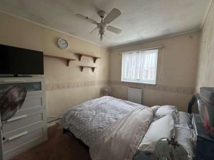 Manordene Road, Thamesmead   ** 3D FLOORPLAN AVAILABLE **, Image 6