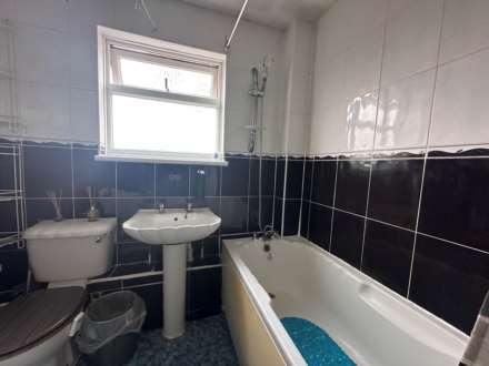 Manordene Road, Thamesmead   ** 3D FLOORPLAN AVAILABLE **, Image 8