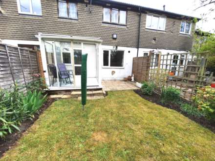 Hampstead Close, London, Image 8