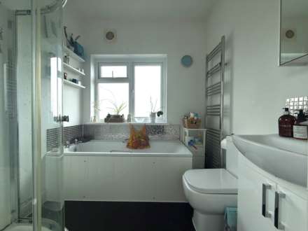 Wilrose Crescent, SE2    ** VIDEO & 3D FLOORPLAN AVAILABLE **, Image 11