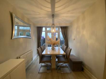 Elstree Gardens, Belvedere   ** VIDEO & 3D FLOORPLAN AVAILABLE **, Image 7