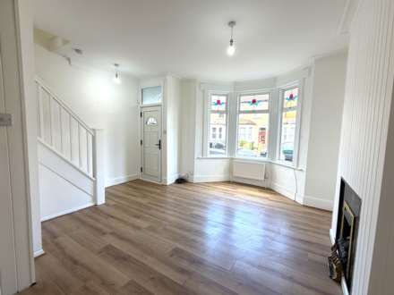 Abbey. Grove, Abbey Wood ** VIDEO & 3D FLOORPLAN AVAILABLE **, Image 5