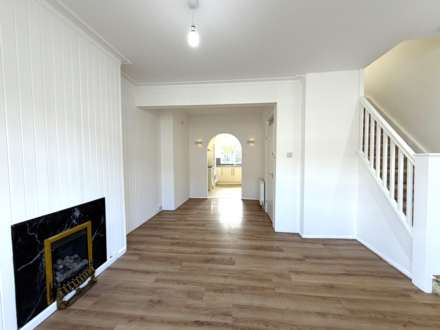 Abbey. Grove, Abbey Wood ** VIDEO & 3D FLOORPLAN AVAILABLE **, Image 6
