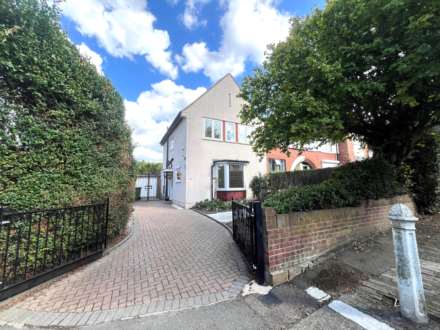 Shornells Way, Abbey Wood  ** VIDEO & 3D FLOORPLAN AVAILABLE **