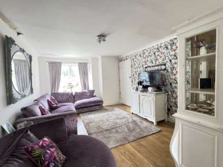 Ware Point Drive, West Thamesmead. SE28 0HG  ** VIDEO & 3D FLOORPLAN AVAILABLE **, Image 5