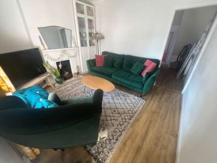 MANOR ROAD, ERITH  DA8 2AE  **  Video & 3D Floorplan Available **, Image 3