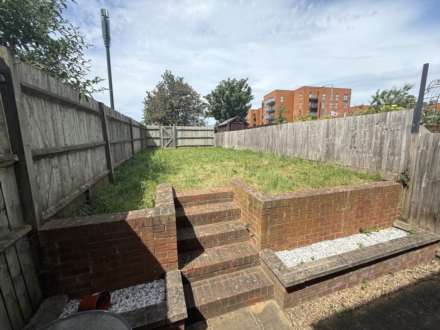 Maple Court, Erith, Image 10