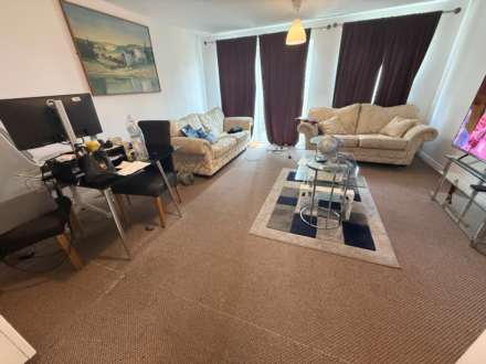Maple Court, Erith, Image 5