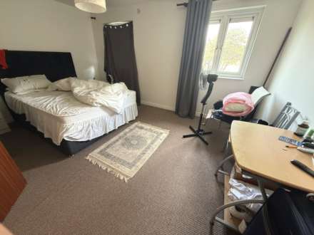 Maple Court, Erith, Image 8