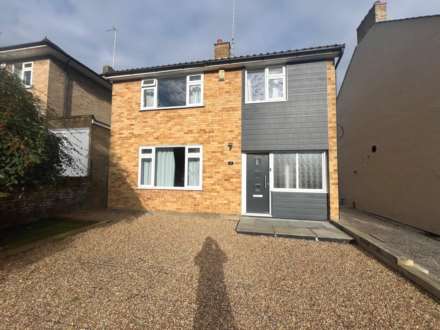 3 Bedroom House, Lesney Park Road, Erith ** VIDEO & 3D FLOORPLAN AVAILABLE **