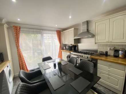 Blyth Road, Thamesmead  **  Video & 3D Floorplan Available **, Image 5
