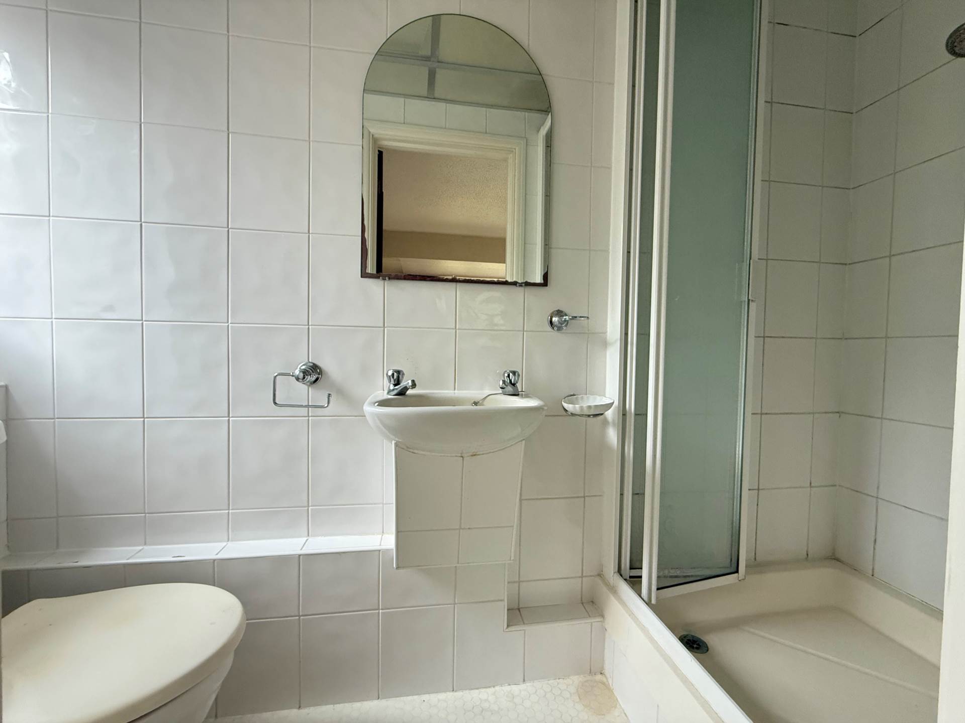 Heathview Drive, London   ** VIDEO & 3D FLOORPLAN AVAILABLE **, Image 12
