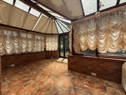 Heathview Drive, London   ** VIDEO & 3D FLOORPLAN AVAILABLE **, Image 10