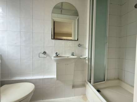 Heathview Drive, London   ** VIDEO & 3D FLOORPLAN AVAILABLE **, Image 12