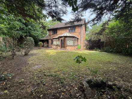 Heathview Drive, London   ** VIDEO & 3D FLOORPLAN AVAILABLE **, Image 18