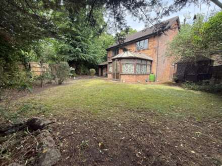 Heathview Drive, London   ** VIDEO & 3D FLOORPLAN AVAILABLE **, Image 19