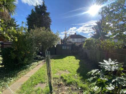 BRACONDALE ROAD, ABBEY WOOD. SE2 9HS  ** VIDEO & 3D FLOORPLAN AVAILABLE **, Image 9