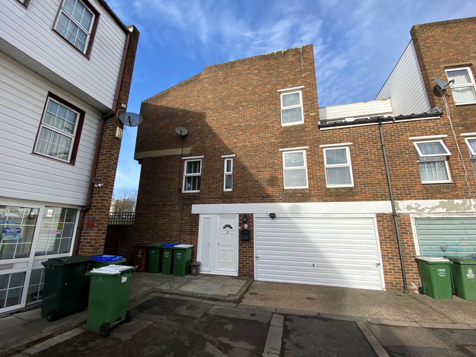 St. Martins Close, Erith  ** VIDEO & 3D FLOORPLAN AVAILABLE **, Image 1