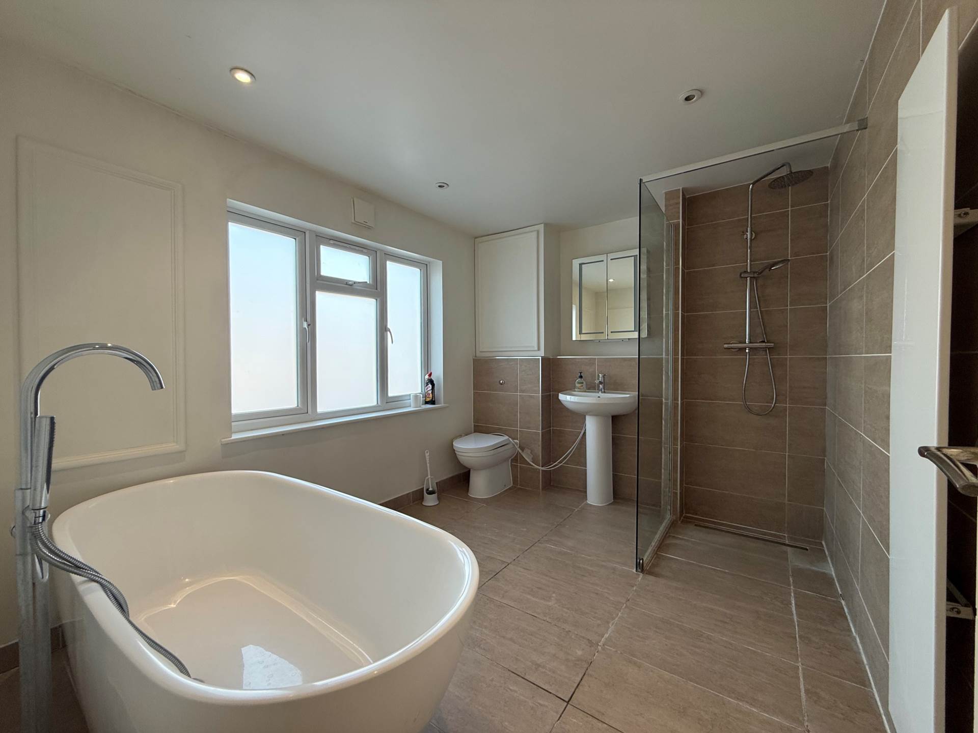 Ightham Road, Erith ** VIDEO & 3D FLOORPLAN AVAILABLE **, Image 8