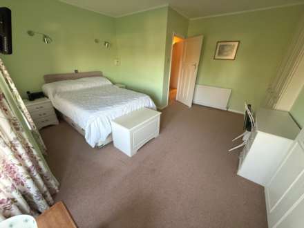 Holmsdale Grove, Bexleyheath, Image 11