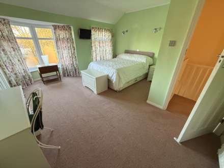 Holmsdale Grove, Bexleyheath, Image 12