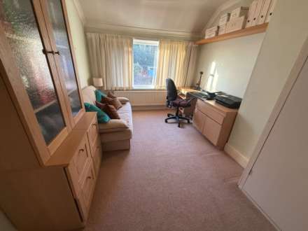 Holmsdale Grove, Bexleyheath, Image 13