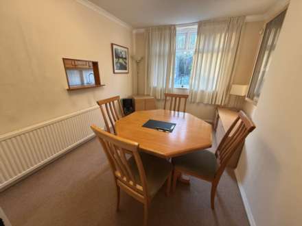 Holmsdale Grove, Bexleyheath, Image 5