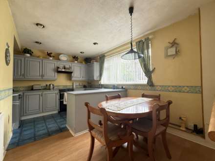 Godstow Road, London  ** VIDEO & 3D FLOORPLAN AVAILABLE **, Image 4