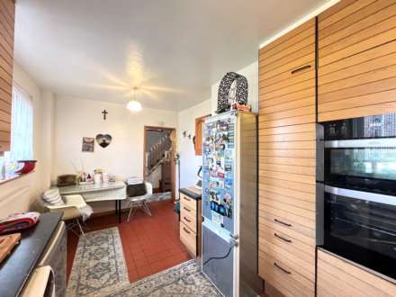 Grovebury Road, London  ** VIDEO & 3D FLOORPLAN AVAILABLE **, Image 4