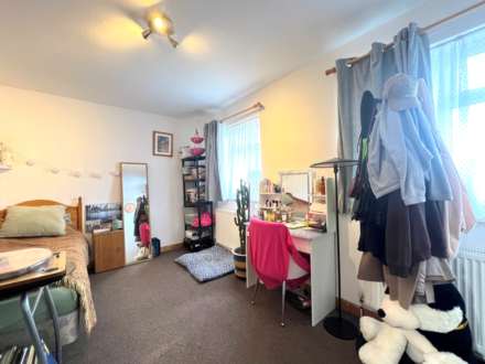 Grovebury Road, London  ** VIDEO & 3D FLOORPLAN AVAILABLE **, Image 8