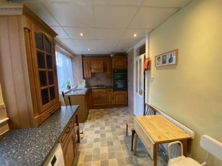 Mottisfont Road, London ** VIDEO & 3D FLOORPLAN AVAILABLE **, Image 2