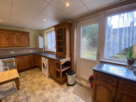 Mottisfont Road, London ** VIDEO & 3D FLOORPLAN AVAILABLE **, Image 3