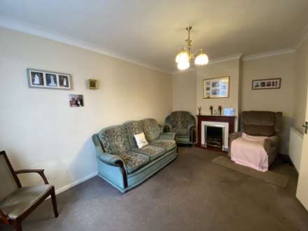Mottisfont Road, London ** VIDEO & 3D FLOORPLAN AVAILABLE **, Image 4