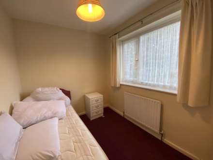 Mottisfont Road, London ** VIDEO & 3D FLOORPLAN AVAILABLE **, Image 7