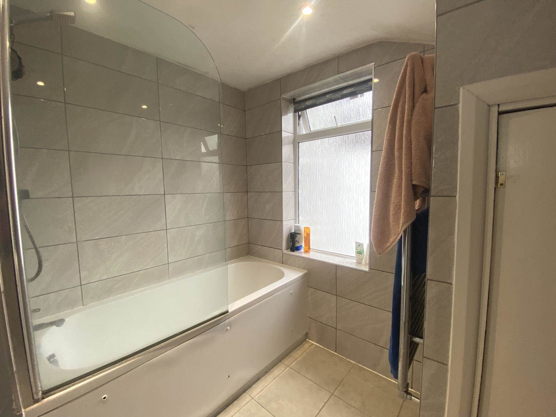 Brook Street, Erith  ** VIDEO & 3D FLOORPLAN AVAILABLE **, Image 8
