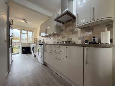 Crumpsall Street, London, Image 3