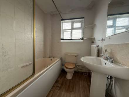 Manordene Road, London   *** 3D FLOORPLAN * VIDEO AVAILABLE ***, Image 7