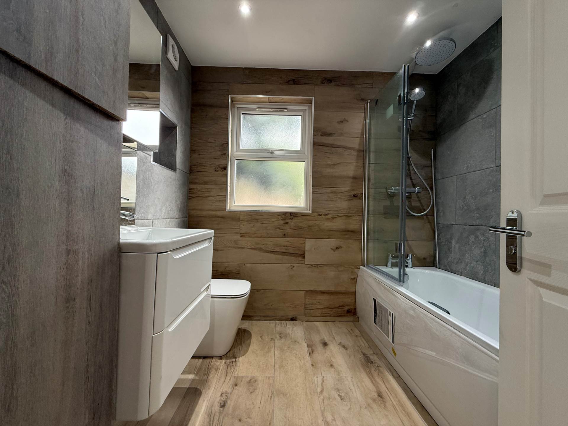 Basildon Road, London  ** VIDEO & 3D FLOORPLAN AVAILABLE **, Image 7