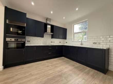Basildon Road, London  ** VIDEO & 3D FLOORPLAN AVAILABLE **, Image 4