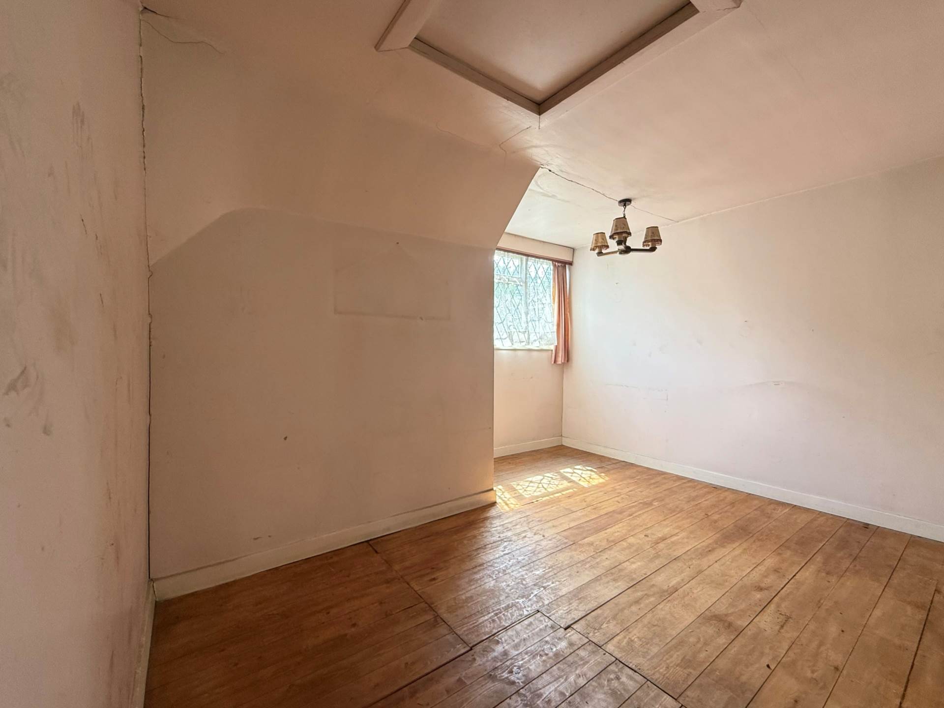 Woolwich Road, Upper Abbey Wood, London, Image 12