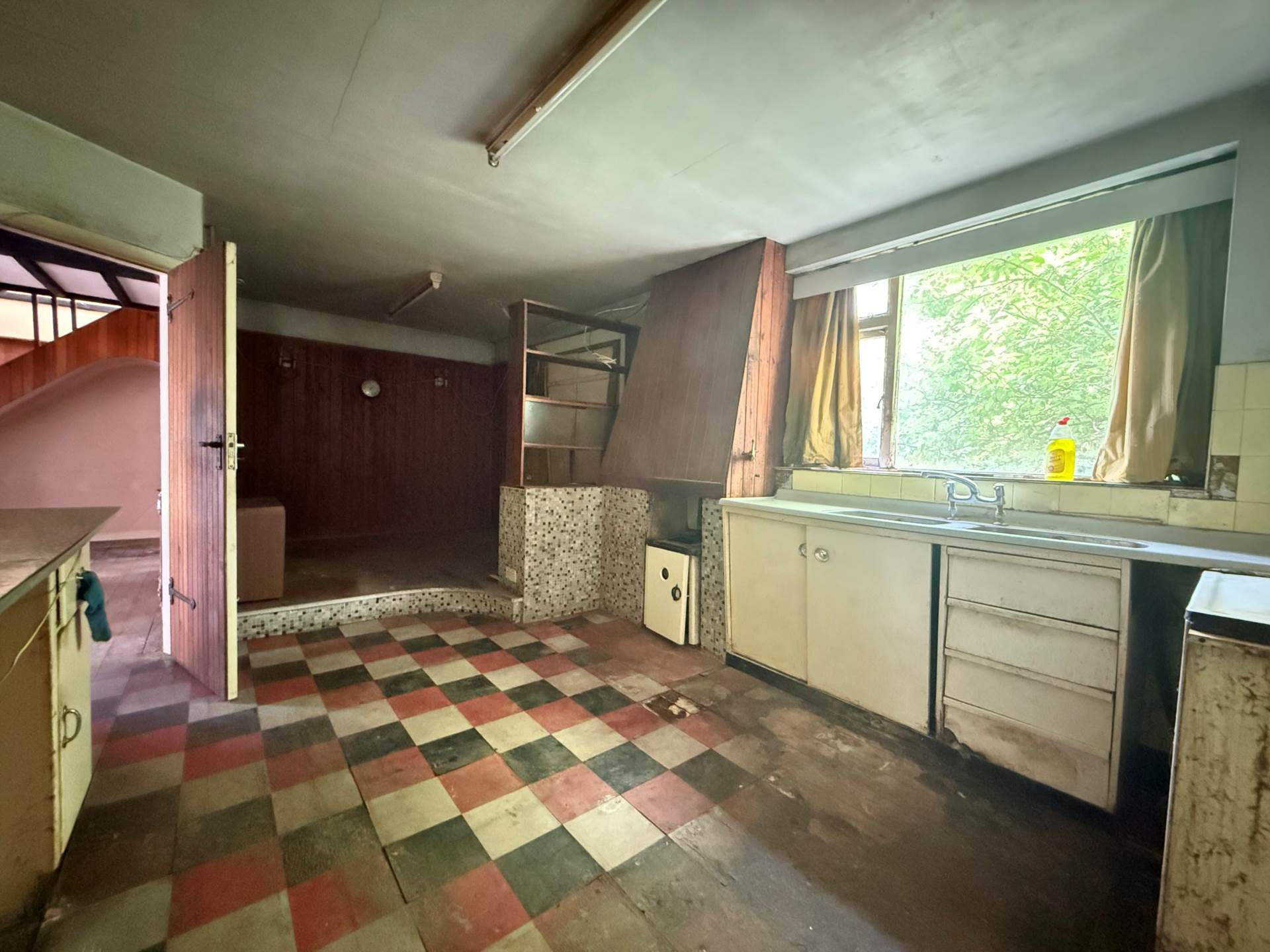 Woolwich Road, Upper Abbey Wood, London, Image 8